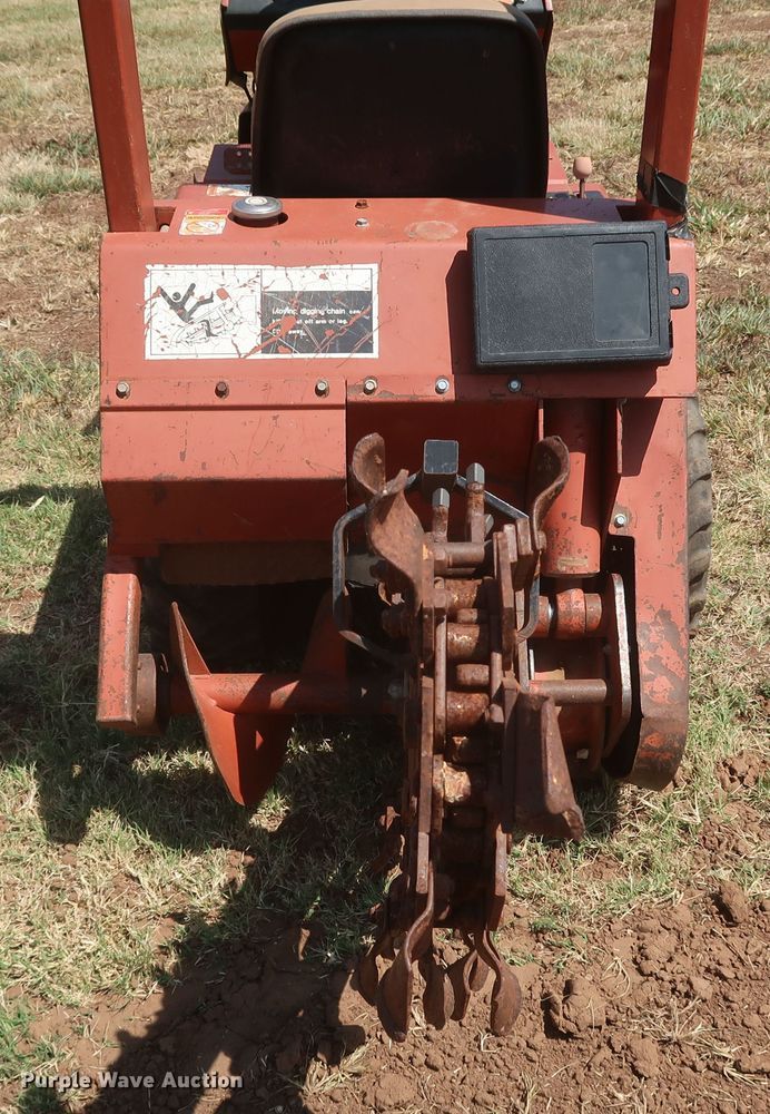 image for item JR9422 1992 Ditch Witch 2020  trencher