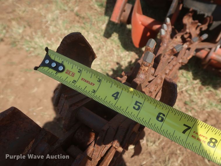 image for item JR9422 1992 Ditch Witch 2020  trencher