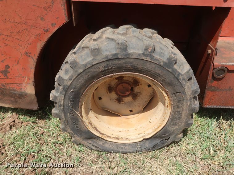 image for item JR9422 1992 Ditch Witch 2020  trencher