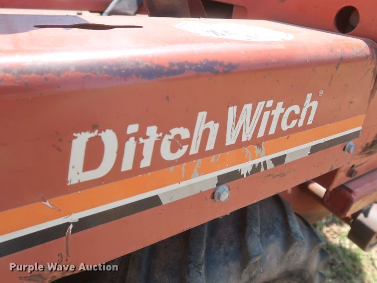 image for item JR9422 1992 Ditch Witch 2020  trencher