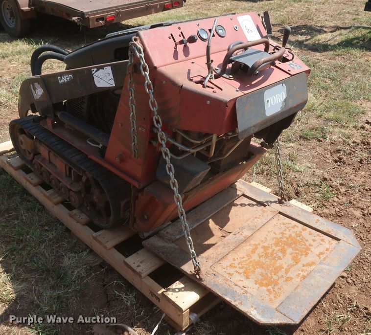 image for item JR9423 2003 Toro Dingo  compact utility loader
