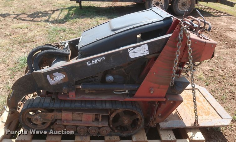 image for item JR9423 2003 Toro Dingo  compact utility loader