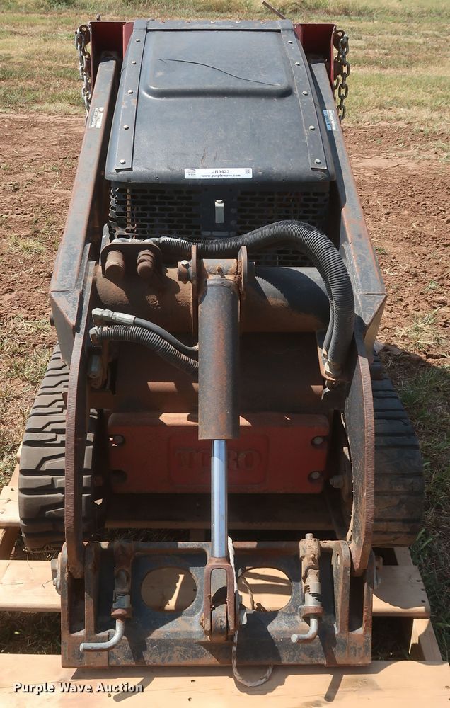 image for item JR9423 2003 Toro Dingo  compact utility loader