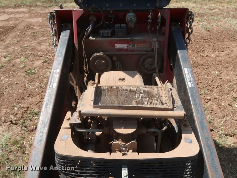 image for item JR9423 2003 Toro Dingo  compact utility loader