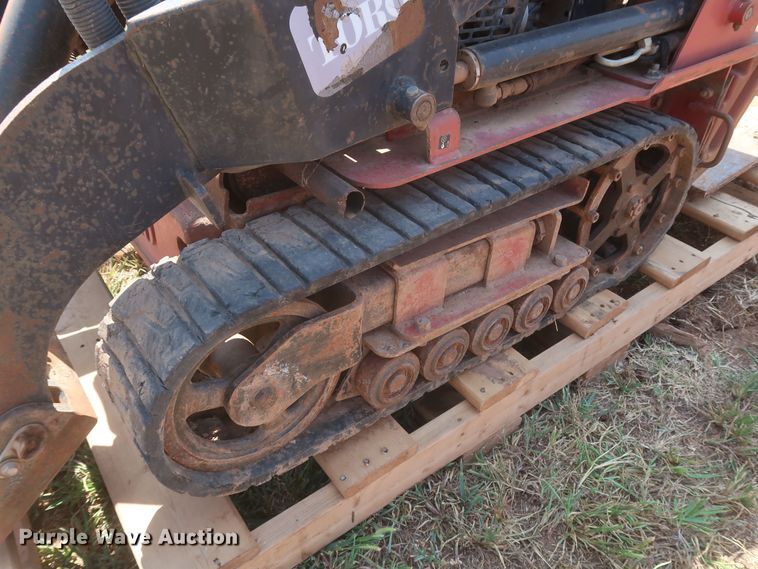 image for item JR9423 2003 Toro Dingo  compact utility loader