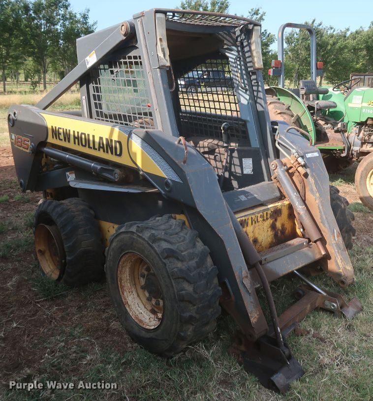 image for item JR9429 2008 New Holland L185  skid steer loader