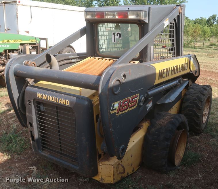 image for item JR9429 2008 New Holland L185  skid steer loader