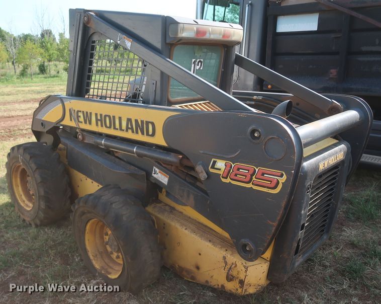 image for item JR9429 2008 New Holland L185  skid steer loader