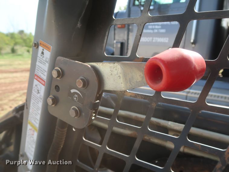 image for item JR9429 2008 New Holland L185  skid steer loader