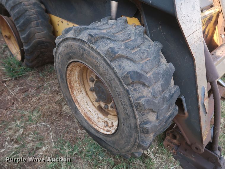 image for item JR9429 2008 New Holland L185  skid steer loader