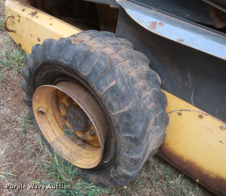 image for item JR9429 2008 New Holland L185  skid steer loader