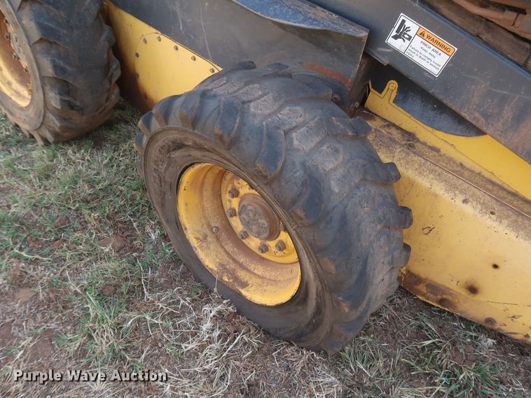 image for item JR9429 2008 New Holland L185  skid steer loader