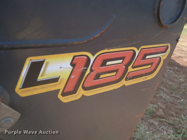 image for item JR9429 2008 New Holland L185  skid steer loader