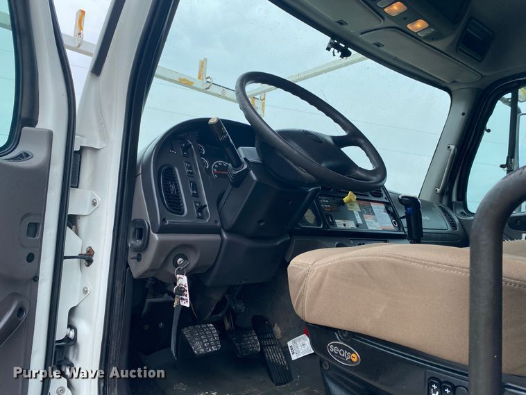 image for item JU9310 2007 Freightliner Business Class M2  Crew Cab crane truck