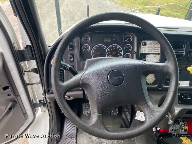 image for item JU9310 2007 Freightliner Business Class M2  Crew Cab crane truck