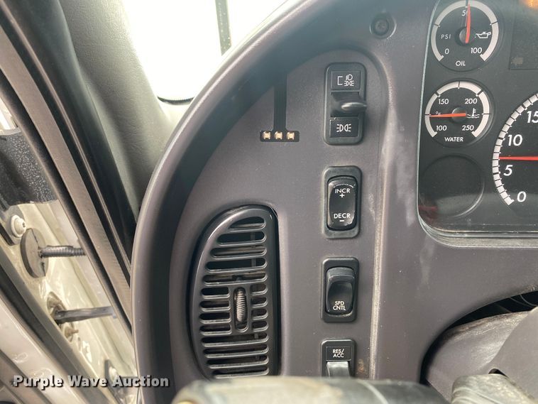 image for item JU9310 2007 Freightliner Business Class M2  Crew Cab crane truck