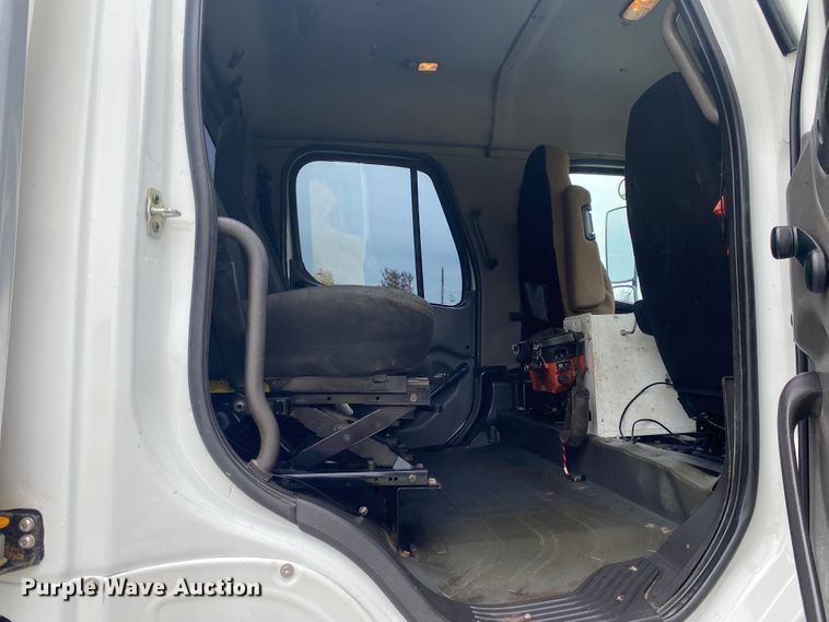 image for item JU9310 2007 Freightliner Business Class M2  Crew Cab crane truck