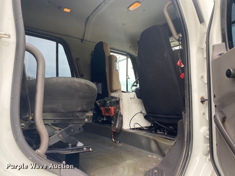 image for item JU9310 2007 Freightliner Business Class M2  Crew Cab crane truck