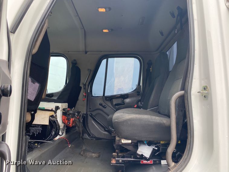 image for item JU9310 2007 Freightliner Business Class M2  Crew Cab crane truck