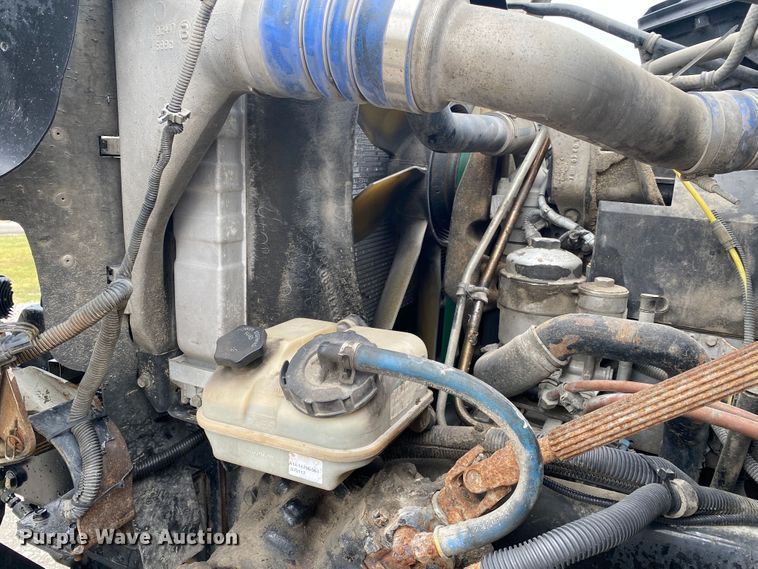 image for item JU9310 2007 Freightliner Business Class M2  Crew Cab crane truck