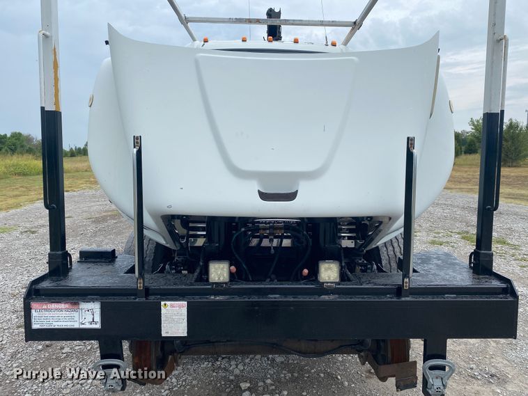 image for item JU9310 2007 Freightliner Business Class M2  Crew Cab crane truck