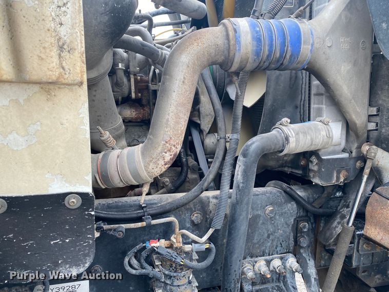 image for item JU9310 2007 Freightliner Business Class M2  Crew Cab crane truck