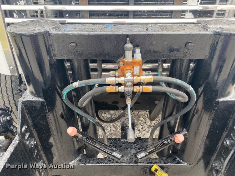 image for item JU9310 2007 Freightliner Business Class M2  Crew Cab crane truck