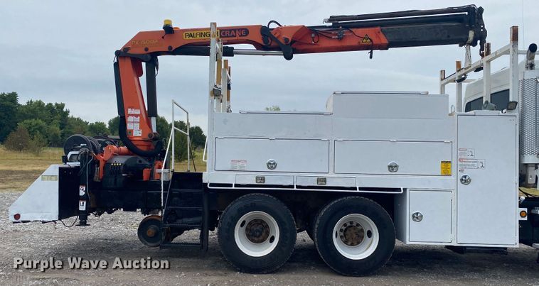 image for item JU9310 2007 Freightliner Business Class M2  Crew Cab crane truck
