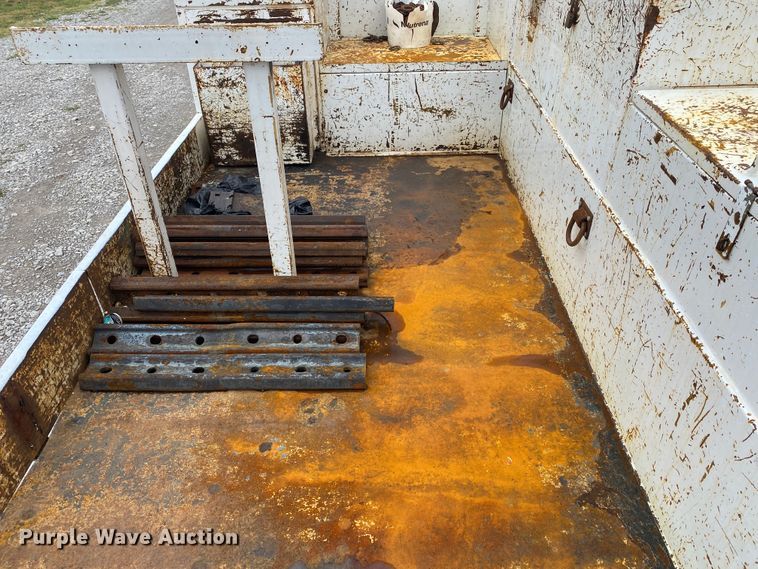 image for item JU9310 2007 Freightliner Business Class M2  Crew Cab crane truck