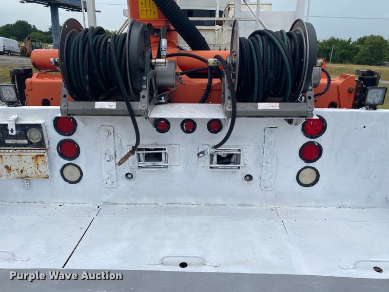 image for item JU9310 2007 Freightliner Business Class M2  Crew Cab crane truck