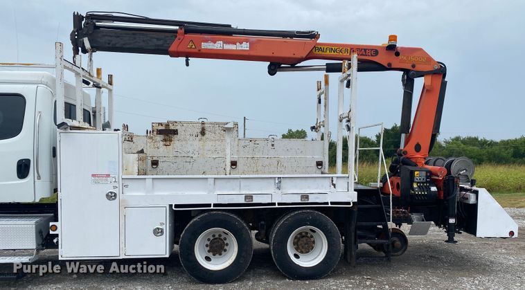 image for item JU9310 2007 Freightliner Business Class M2  Crew Cab crane truck