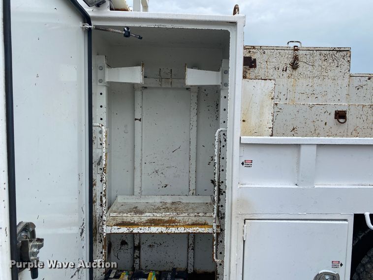 image for item JU9310 2007 Freightliner Business Class M2  Crew Cab crane truck