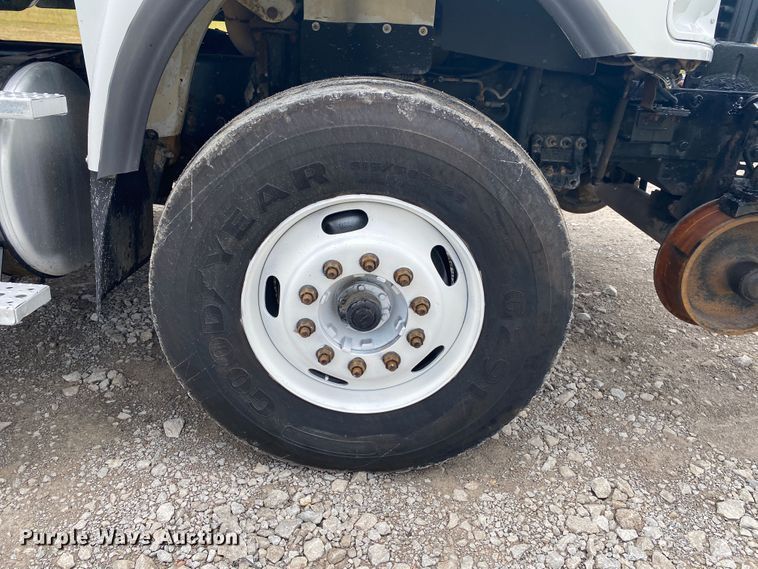 image for item JU9310 2007 Freightliner Business Class M2  Crew Cab crane truck