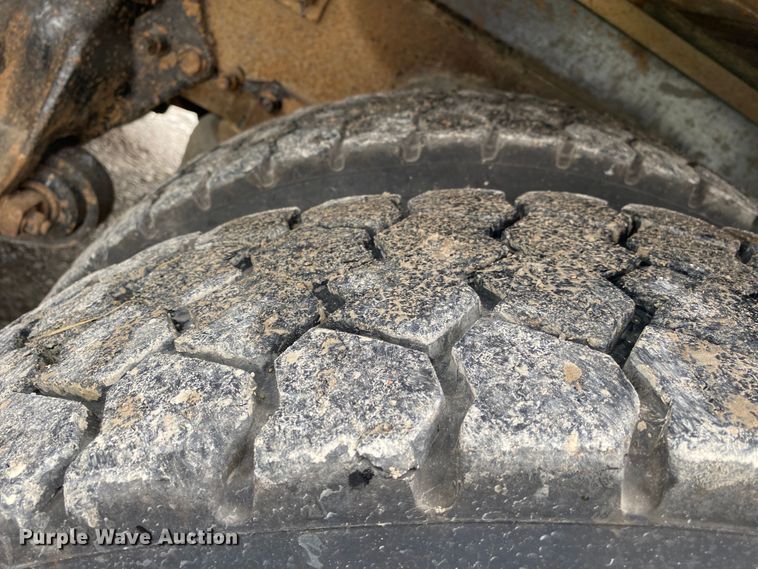 image for item JU9310 2007 Freightliner Business Class M2  Crew Cab crane truck