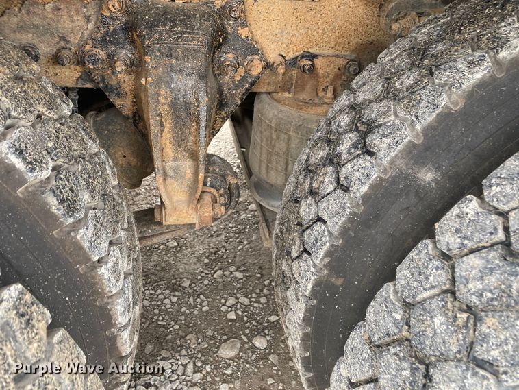 image for item JU9310 2007 Freightliner Business Class M2  Crew Cab crane truck