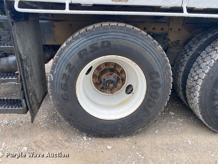 image for item JU9310 2007 Freightliner Business Class M2  Crew Cab crane truck