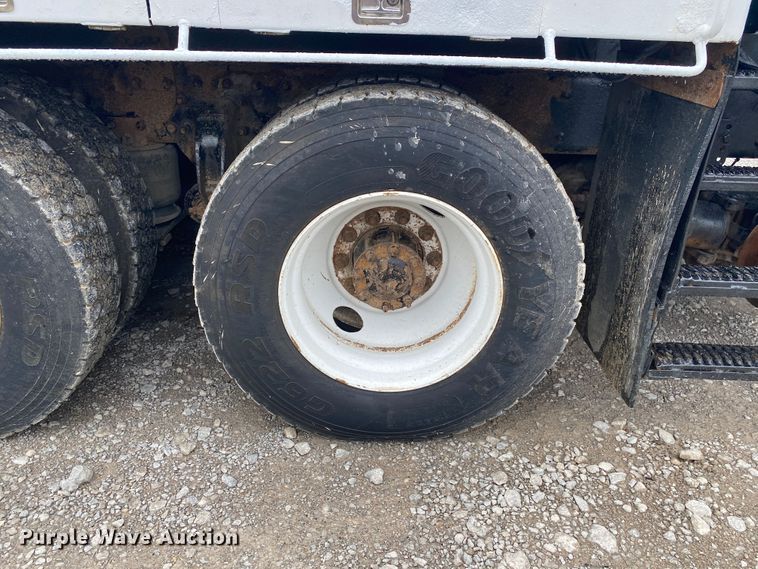 image for item JU9310 2007 Freightliner Business Class M2  Crew Cab crane truck