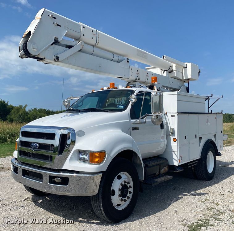 image for item JW9495 2009 Ford F750 Super Duty  bucket truck