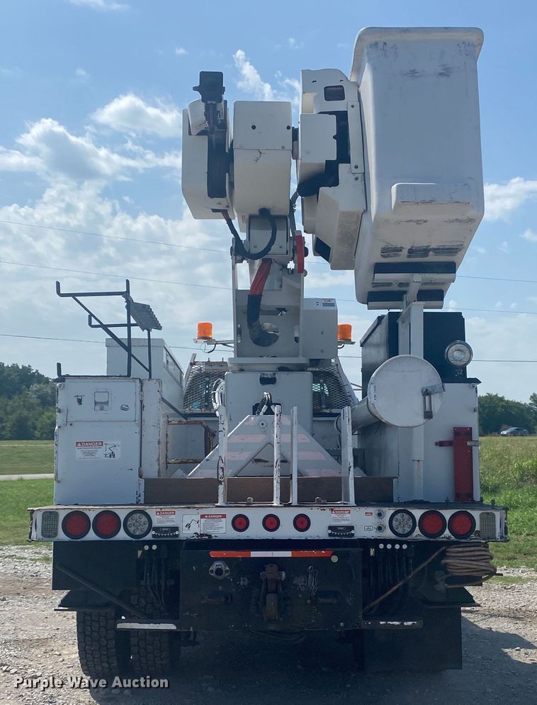 image for item JW9495 2009 Ford F750 Super Duty  bucket truck