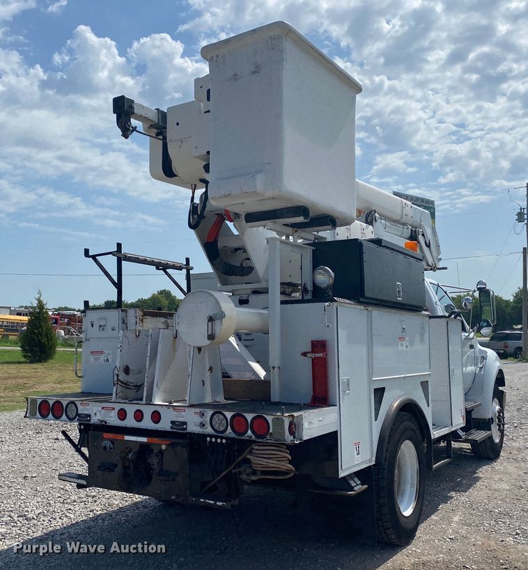 image for item JW9495 2009 Ford F750 Super Duty  bucket truck