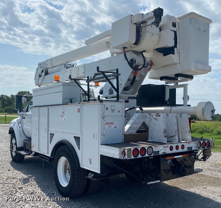 image for item JW9495 2009 Ford F750 Super Duty  bucket truck