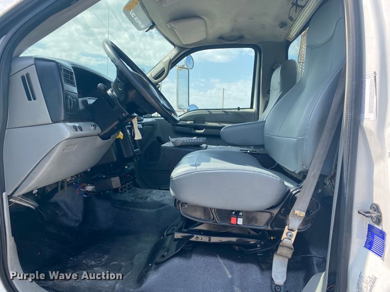 image for item JW9495 2009 Ford F750 Super Duty  bucket truck