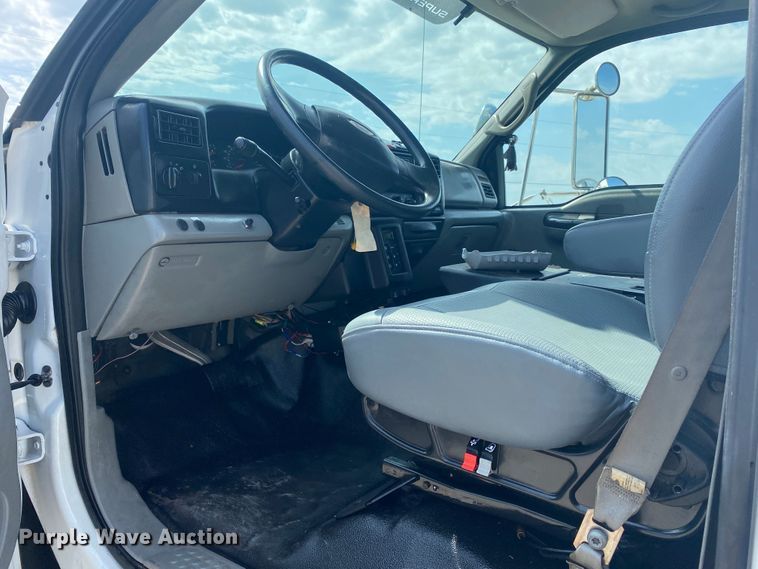 image for item JW9495 2009 Ford F750 Super Duty  bucket truck