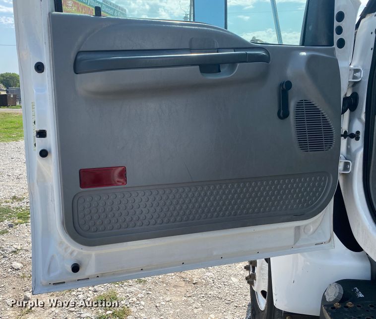 image for item JW9495 2009 Ford F750 Super Duty  bucket truck