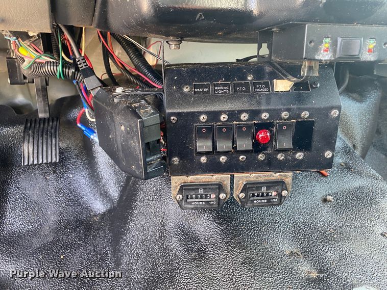 image for item JW9495 2009 Ford F750 Super Duty  bucket truck