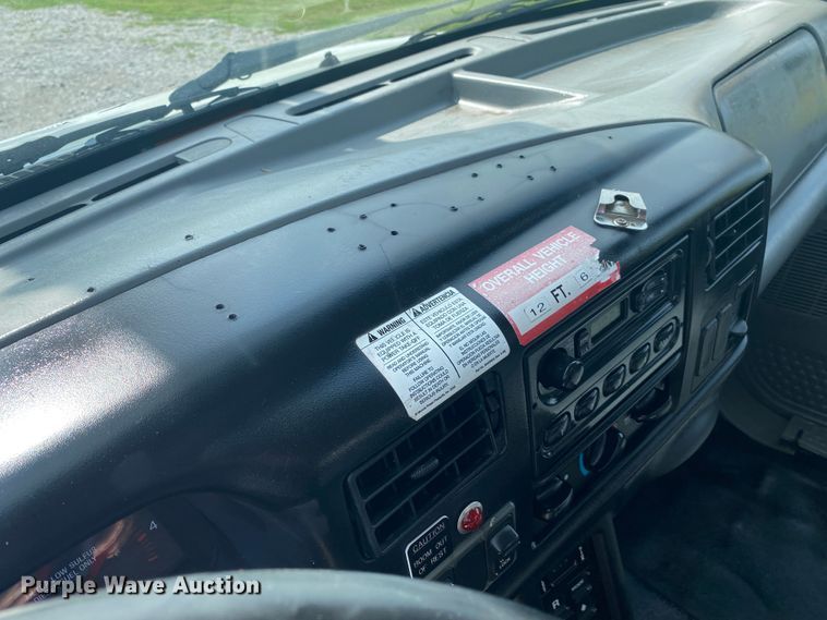 image for item JW9495 2009 Ford F750 Super Duty  bucket truck