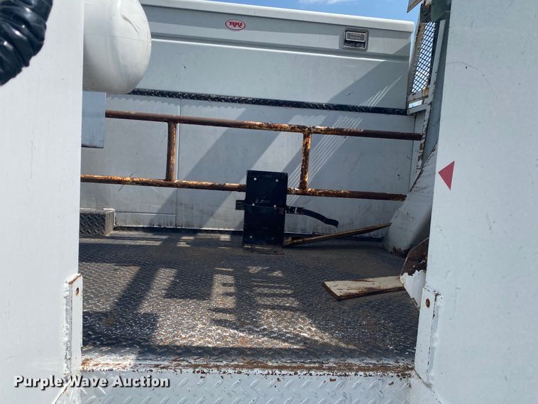 image for item JW9495 2009 Ford F750 Super Duty  bucket truck