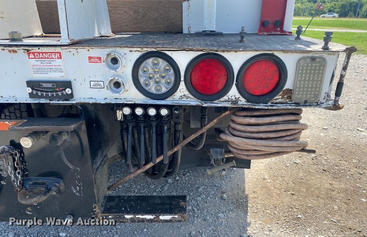 image for item JW9495 2009 Ford F750 Super Duty  bucket truck