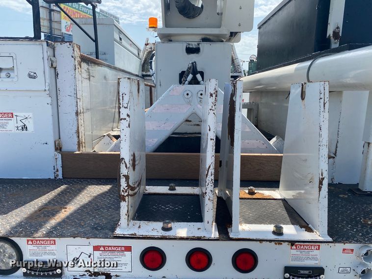 image for item JW9495 2009 Ford F750 Super Duty  bucket truck