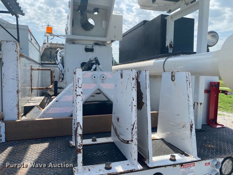 image for item JW9495 2009 Ford F750 Super Duty  bucket truck